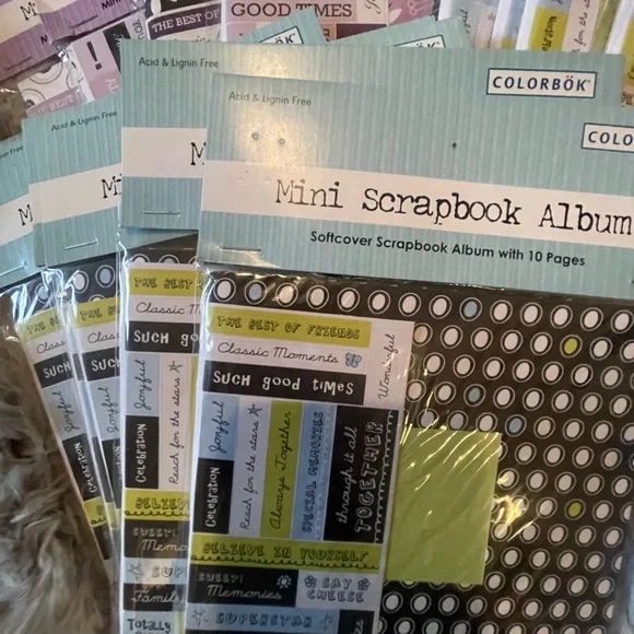 Mini Scrapbook Album Set(x19) - Picture 3 of 8